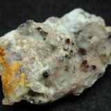 Esfalerita<br />Pedrera Berta, Turó de Can Domènech, Serra de Roques Blanques, Sant Cugat del Vallès-El Papiol, Comarca Vallès Occidental / Baix Llobregat, Barcelona, Cataluña / Catalunya, España<br />3 x 3 x 1 cm<br /> (Autor: karbu8)