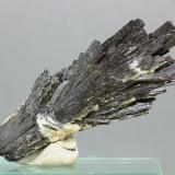 CianitaRibeirão das Folhas, Minas Novas, Vale do Jequitinhonha, Minas Gerais, Brasil42x24 mm (Autor: Juan Espino)