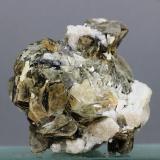 Moscovita<br />Virgem da Lapa, Vale do Jequitinhonha, Minas Gerais, Brasil<br />39x39 mm<br /> (Autor: Juan Espino)