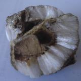 WavellitaDiamantina, Vale do Jequitinhonha, Minas Gerais, Brasil5 x 4 x 3,3 cm (Autor: Anisio Claudio)