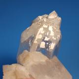 Quartz<br />Garland County, Arkansas, USA<br />10.5 x  7.7 x 6.0 cm<br /> (Author: Don Lum)