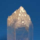 Quartz<br />Garland County, Arkansas, USA<br />11.0 x 5.0 x 3.4 cm<br /> (Author: Don Lum)