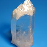 Quartz<br />Garland County, Arkansas, USA<br />11.0 x 5.0 x 3.4 cm<br /> (Author: Don Lum)