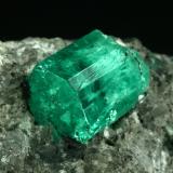 Beryl (variety emerald), Calcite<br />La Pita mining district, Consorcio Mine, Municipio Maripí, Western Emerald Belt, Boyacá Department, Colombia<br />Detail - xl length=12mm<br /> (Author: Fiebre Verde)