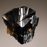 IlvaiteLaxey Mine, South Mountain District, Owyhee County, Idaho, USA2.5 x 3 cm (Author: crosstimber)