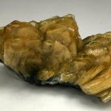 Barite<br />Muzo mining district, Western Emerald Belt, Boyacá Department, Colombia<br />4cm across<br /> (Author: Fiebre Verde)