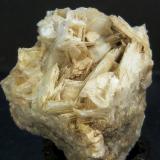 Baritina<br />Concesión Minerama II, Urbanización Puente Tablas, Jaén ciudad, Jaén, Comarca Metropolitana de Jaén, Andalucía, España<br />5 x 5 x 4 cm.<br /> (Autor: Felipe Abolafia)