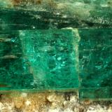 Beryl (variety emerald), Calcite, Albite<br />Kamar Safed outcrop (Kamar Saphed), Khenj emerald area, Khenj District, Panjshir Province, Afghanistan<br />125x40x60mm, main xl=42mm<br /> (Author: Fiebre Verde)