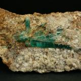 Beryl (variety emerald), Calcite, Albite<br />Kamar Safed outcrop (Kamar Saphed), Khenj emerald area,, Khenj District, Panjshir Province, Afghanistan<br />125x40x60mm, main xl=42mm<br /> (Author: Fiebre Verde)