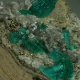 Beryl (variety emerald), Calcite, Pyrite<br />Chivor mining district, Municipio Chivor, Eastern Emerald Belt, Boyacá Department, Colombia<br />42x48x20mm - Detail<br /> (Author: Fiebre Verde)