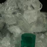 Beryl (variety emerald), Calcite, Parisite<br />Muzo mining district, Western Emerald Belt, Boyacá Department, Colombia<br />70x45x50mm - Detail<br /> (Author: Fiebre Verde)