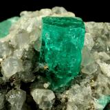 Beryl (variety emerald), Calcite, Pyrite<br />Muzo mining district, Western Emerald Belt, Boyacá Department, Colombia<br />xl=14mm<br /> (Author: Fiebre Verde)