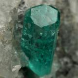 Beryl (variety emerald), Calcite<br />Chivor mining district, Municipio Chivor, Eastern Emerald Belt, Boyacá Department, Colombia<br />65x50x40mm, xl=10mm<br /> (Author: Fiebre Verde)