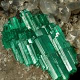 Beryl (variety emerald), Calcite, Pyrite, Albite<br />Chivor mining district, Municipio Chivor, Eastern Emerald Belt, Boyacá Department, Colombia<br />85x65x40mm, cluster=32x19mm<br /> (Author: Fiebre Verde)