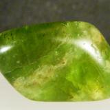 Forsterita (variedad peridoto)<br />Åheim, Vanylven, Møre og Romsdal, Noruega<br />3 x 2 x 1,5 cm.<br /> (Autor: Felipe Abolafia)