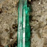 Beryl (variety emerald), Calcite, Albite (var. Cleavelandite), Pyrite<br />Chivor mining district, Municipio Chivor, Eastern Emerald Belt, Boyacá Department, Colombia<br />65x49x67mm, xl=20mm<br /> (Author: Fiebre Verde)