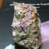 Fluorita<br />Cantera Mures, Las Pedrizas, Mures, Alcalá la Real, Comarca Sierra Sur, Jaén, Andalucía, España<br />50x80 mm<br /> (Autor: Ignacio)