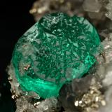 Beryl (variety emerald), Calcite, Pyrite, Albite (variety cleavelandite)<br />Chivor mining district, Municipio Chivor, Eastern Emerald Belt, Boyacá Department, Colombia<br />70x46x34mm, main xl=18mm<br /> (Author: Fiebre Verde)