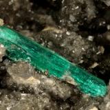 Beryl (variety emerald), Calcite, Pyrite<br />Chivor mining district, Municipio Chivor, Eastern Emerald Belt, Boyacá Department, Colombia<br />172x100x100mm, xl=18mm<br /> (Author: Fiebre Verde)