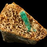 Beryl (variety emerald), Albite (variety cleavelandite)<br />Chivor mining district, Municipio Chivor, Eastern Emerald Belt, Boyacá Department, Colombia<br />64x39x53mm, main xl=23mm<br /> (Author: Fiebre Verde)