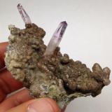 Quartz, Calcite<br />Cerro de la Concordia, Piedra Parada (Las Vigas), Municipio Tatatila, Veracruz (Veracruz de Ignacio de la Llave), Mexico<br />8.1 x 4.8 x 5 centimeters<br /> (Author: Ricardo Melendez)