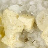 Magnestite<br />Poudrette Quarry, Mont Saint-Hilaire, La Vallée-du-Richelieu RCM, Montérégie, Québec, Canada<br />FOV = 4mm<br /> (Author: Doug)