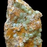 Fluorita<br />Afloramientos de Singuerlín, Puig Castellar (Serra de Marina), Singuerlín, Santa Coloma de Gramenet, Comarca Barcelonès, Barcelona, Cataluña / Catalunya, España<br />67 x42 x 24 mm.<br /> (Autor: José Luis Zamora)