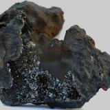Pirolusita, óxidos de manganesoSierra del Aljibe, Aliseda, Comarca Tajo-Salor Almonte, Cáceres, Extremadura, España85 x 73 x 35 mm (Autor: José Luis Zamora)