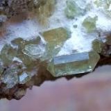 Fluorapatito (Grupo Apatito)<br />La Celia, Jumilla, Comarca Altiplano, Región de Murcia (Murcia), España<br />Cristales biterminados de hasta 6 mm<br /> (Autor: Cristalino)