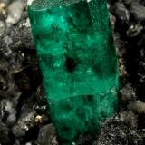 Beryl (variety emerald), Calcite, Pyrite<br />Muzo mining district, Western Emerald Belt, Boyacá Department, Colombia<br />59x34x28mm, xl=15mm<br /> (Author: Fiebre Verde)