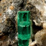 Beryl (variety emerald), Calcite<br />Chivor mining district, Municipio Chivor, Eastern Emerald Belt, Boyacá Department, Colombia<br />57x38x42mm, xl=20mm<br /> (Author: Fiebre Verde)