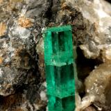 Beryl (variety emerald), Calcite<br />Chivor mining district, Municipio Chivor, Eastern Emerald Belt, Boyacá Department, Colombia<br />57x38x42mm, xl=20mm<br /> (Author: Fiebre Verde)