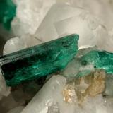 Beryl (variety emerald), Calcite<br />Muzo mining district, Western Emerald Belt, Boyacá Department, Colombia<br />130x85x100mm, xls up to 27mm<br /> (Author: Fiebre Verde)