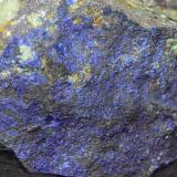AzuritaMines de Can Montsant, Can Montsant (Massís del Montnegre), Hortsavinyà, Tordera, Comarca Maresme, Barcelona, Cataluña / Catalunya, España4 x 3 x 2 cm (Autor: karbu8)