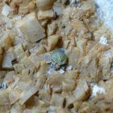 Dolomita y Pirita<br />Mina Regia Antigua, Bellmunt del Priorat, Comarca Priorat, Tarragona, Cataluña / Catalunya, España<br />Encuadre 3x2cm aprox.<br /> (Autor: heat00)