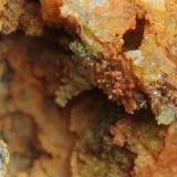 Vanadinita con mottramitaUlldemolins, Comarca Priorat, Tarragona, Cataluña / Catalunya, España5 x 3 x 2 cm (Autor: karbu8)
