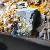 Cuarzo, Dolomita y Galena<br />Mina Linda Mariquita, El Molar, Comarca Priorat, Tarragona, Cataluña / Catalunya, España<br />Encuadre 3x2cm aprox.<br /> (Autor: heat00)
