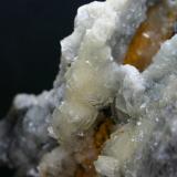 Calcita sobre limonitaMina Trinidad, Cerros del Romeral y Pechón, Benalmádena-Mijas, Comarca Costa del Sol Occidental, Málaga, Andalucía, España139mm - 104mm - 97mm (Autor: Pedro Naranjo)
