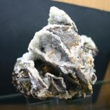 Calcita sobre limonitaMina Trinidad, Cerros del Romeral y Pechón, Benalmádena-Mijas, Comarca Costa del Sol Occidental, Málaga, Andalucía, España139mm - 104mm - 97mm (Autor: Pedro Naranjo)