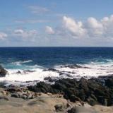 Tefrifonolitas con Haüyna a la izquierda y colada basáltica a la derecha
Punta Camello. Gran Canaria. España (Autor: María Jesús M.)