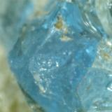 Haüyina (detalle de un cristal de la misma roca)
Cantera Dellen (Niedermendig, Mendig, complejo volcánico del Lago Laach, Eifel, Alemania)
400X (Autor: prcantos)