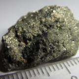Sulfuro metálico (probablemente pirita)
Complejo de Troodos, Chipre
Mineral que aparece entre los dos niveles de pillow-lavas.  Probablemente pirita, ver http://www.foro-minerales.com/forum/viewtopic.php?t=8347 (Autor: prcantos)