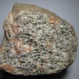 Metagranitoide
El Chive, Lubrín, Almería, Andalucía, España
7 x 6 cm.
Una roca granítica con manifiesta estructura ígnea relicta.  Escamas brillantes de mica negra y grandes feldespatos. (Autor: prcantos)