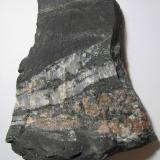 Milonita
Cary Mound, Wood County, Wisconsin, Estados Unidos
19 x 15 cm.
Otro fragmento de la misma localidad, esta vez con las venas de cuarzo y feldespato mucho mayores. (Autor: prcantos)