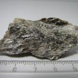 Anfibolita con antofilita y gedrita (nuumita)Afloramientos de Nuumita, Nuuk, Sermersooq, Groenlandia5''5 x 2''5 cm. (Autor: prcantos)