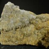 Cuarzo<br />Pedrera Berta, Turó de Can Domènech, Serra de Roques Blanques, Sant Cugat del Vallès-El Papiol, Comarca Vallès Occidental / Baix Llobregat, Barcelona, Cataluña / Catalunya, España<br />8 x 7 x 4 cm<br /> (Autor: Javier Rodriguez)