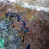 Azurita<br />Pedrera Berta, Turó de Can Domènech, Serra de Roques Blanques, Sant Cugat del Vallès-El Papiol, Comarca Vallès Occidental / Baix Llobregat, Barcelona, Cataluña / Catalunya, España<br />Encuadre 3x2cm aprox.<br /> (Autor: heat00)
