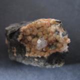 Analcima y gmelinitaLittle Deerpark Quarry, Glenarm, County Antrim, Northern Ireland / United Kingdom3 x 2 cm. (Autor: prcantos)