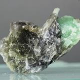 Berilo (variedad esmeralda)Minas Gerais, Brasil36x34 mm (Autor: Juan Espino)