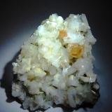Powellita y Estilbita.Cantera Shakur, Distrito Nashik (Nasik), Maharashtra, India90x75 mm (Autor: Jesus Franquesa Baucells)